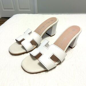 White sandals with low heel NEW